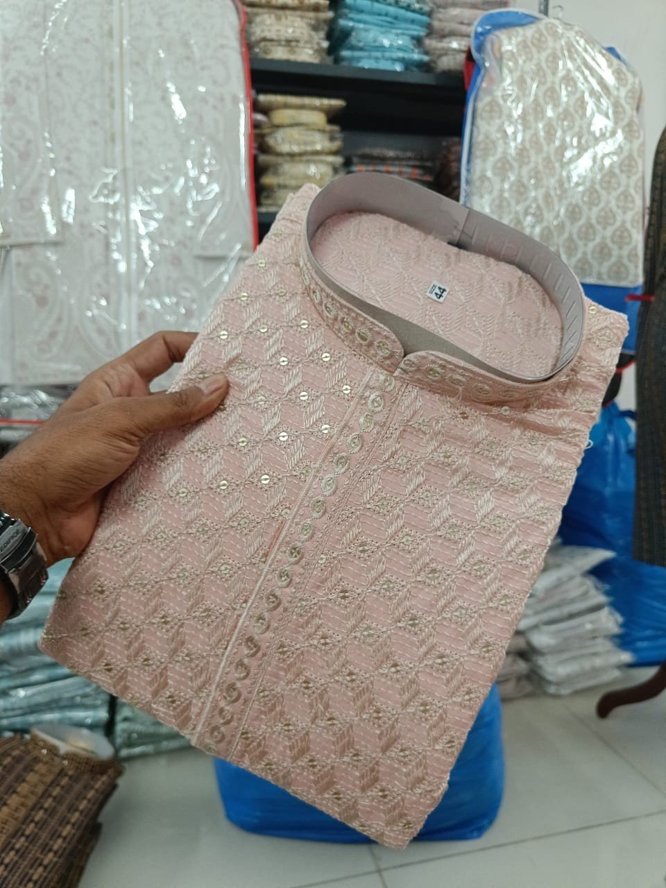 Light pink Heavy Lakhnavi Kurta - Image 2